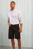 Pantaloni scurți bărbați Premier Performance Chino Shorts personalizați, pe model