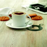 Cappuccino ceasca si farfurie personalizat, în context