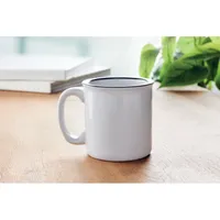 Cană ceramică pentru sublimare personalizată, în context