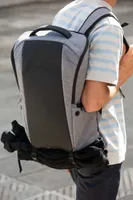 Rucsac Kimood Anti-theft Backpack personalizat, în context