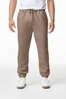 Pantaloni bărbați Gildan Softstyle™ Midweight Adult Pocket Sweatpants personalizați, pe model