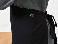 Șorț Premier Cotton Waist , Fairtrade & Organic Certified personalizat, pe model