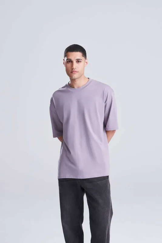 Tricou unisex Just Ts Oversize 100 T personalizat, pe model