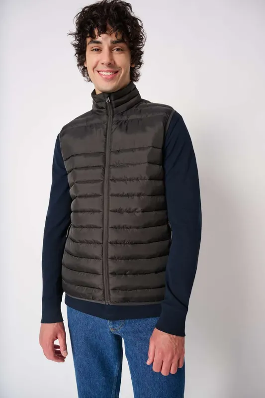 Vestă bărbați iDeal Basic Padded Bodywarmer personalizată, pe model