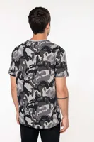 Tricou bărbați Kariban Short-sleeved Camo personalizat, pe model