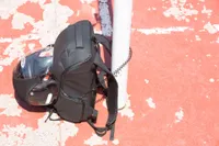 Geantă Kimood Waterproof Anti-theft With Helmet Holder personalizată, în context