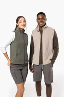 Vestă bărbați Kariban Luca Microfleece Gilet personalizată, pe model
