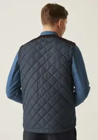 Vestă bărbați Regatta Moreton Quilted Gilet personalizată, pe model