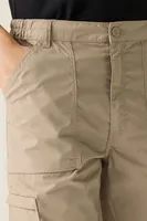 Pantaloni bărbați Regatta Action Trousers (short) personalizați, pe model