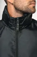 Jachetă unisex Kariban Unlined Windbreaker personalizată, pe model