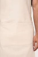 Șorț Kariban Organic Cotton personalizat, pe model