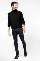 Pantaloni bărbați Kariban Premium Jeans personalizați, pe model