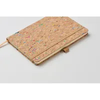 Notebook A5 din plută colorată personalizat, vedere detaliu