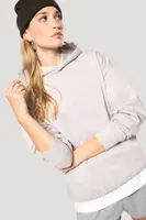 Hanorac unisex Kariban Oversized Fleece personalizat, pe model