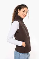 Vestă softshell damă Kariban Softshell Bodywarmer personalizată, pe model