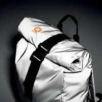 Rucsac rolltop reflectorizant personalizat, vedere detaliu