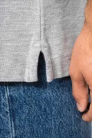 Tricou bărbați Kariban Piqué Knit V-neck personalizat, pe model