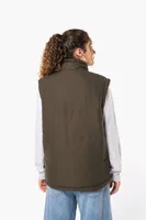 Vestă unisex Kariban Fleece Lined Bodywarmer personalizată, pe model