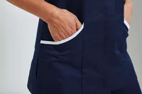 Premier ‘vitality Healthcare Tunic personalizat, pe model