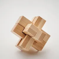 Puzzle de bambus brainteaser personalizat, vedere detaliu