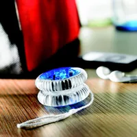 Yoyo cu lumină roşie personalizat, în context