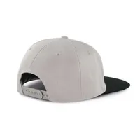 Șapcă K-UP Snapback 6 Panels personalizată, pe model