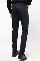 Pantaloni bărbați Kariban Premium Jeans personalizați, pe model