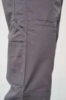 Pantaloni bărbați Designed To Work Multi Pocket Workwear Trousers personalizați, pe model