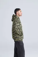 Hanorac unisex Just Hoods Camo personalizat, pe model