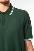 Tricou polo bărbați Kariban Short-sleeved Poloshirt With Contrasting Piping personalizat, pe model