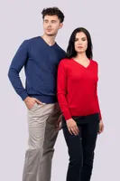 Bluză bărbați Legend Classics V-neck Fine Gauge Cotton Pullover personalizată, pe model