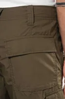 Pantaloni scurți bărbați Kariban Lightweight Multipocket Bermuda Shorts personalizați, pe model