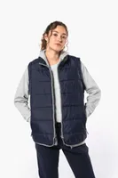Vestă unisex Kariban Quilted Bodywarmer personalizată, pe model
