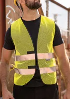 Vestă unisex Korntex Mesh-vest Thessaloniki personalizată, pe model