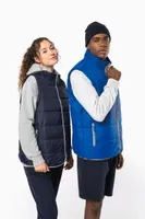 Vestă unisex Kariban Quilted Bodywarmer personalizată, pe model