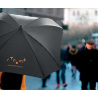 Umbrelă pătrată windproof 27" personalizată, în context