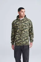 Hanorac unisex Just Hoods Camo personalizat, pe model