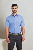 Cămașă bărbați Premier Short Sleeve Poplin personalizată, pe model