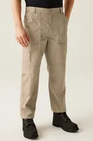 Pantaloni bărbați Regatta Action Trousers (short) personalizați, pe model