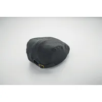 Șapcă plată tip Newsboy 320 gr/m² personalizată, în context