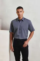 Cămașă bărbați Premier Short Sleeve Poplin personalizată, pe model