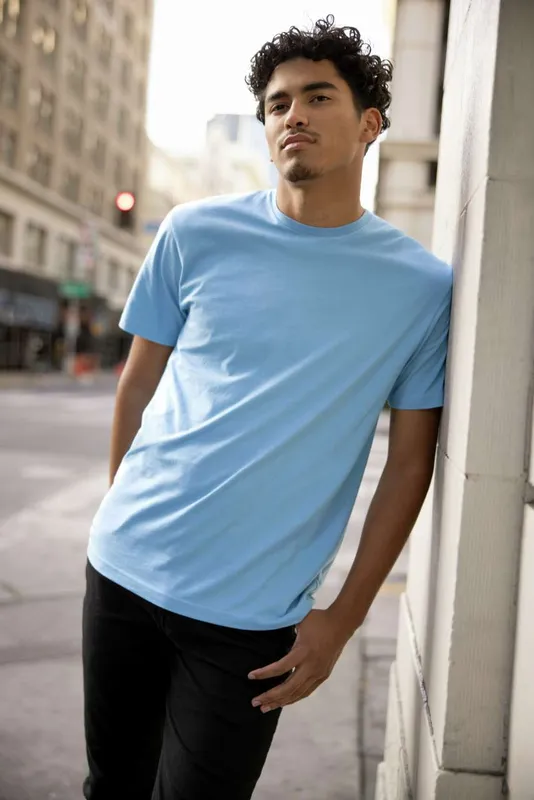 Tricou unisex Gildan Softstyle™ Adult personalizat, pe model