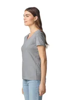 Tricou damă Gildan Softstyle™ V-neck personalizat, pe model