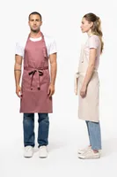 Șorț Kariban Polyester Cotton With Pocket personalizat, pe model