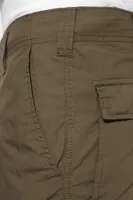 Pantaloni scurți bărbați Kariban Lightweight Multipocket Bermuda Shorts personalizați, pe model