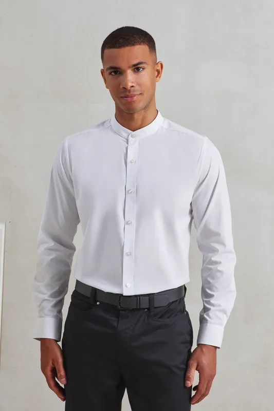 Cămașă unisex Premier Banded Collar Grandad personalizată, pe model