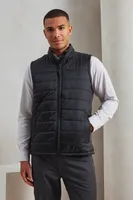 Vestă bărbați Premier Recyclight Padded Gilet personalizată, pe model